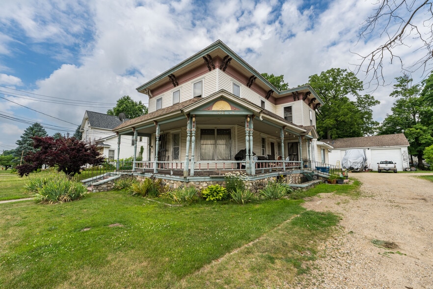 206 W Delaware St, Decatur, MI for sale - Primary Photo - Image 1 of 6