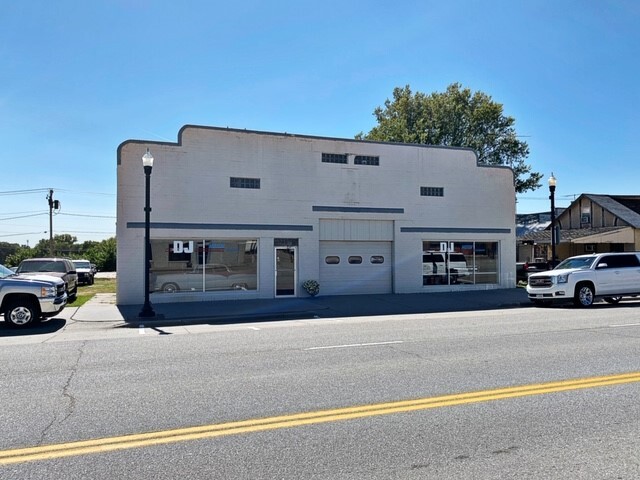 813 Avenue E, Wisner, NE for sale - Primary Photo - Image 1 of 1