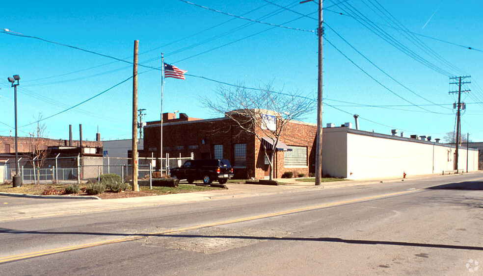 8400 Madison Ave, Cleveland, OH for sale - Primary Photo - Image 1 of 6