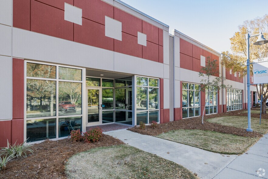 5965 Core Rd, North Charleston, SC for lease - Building Photo - Image 1 of 53