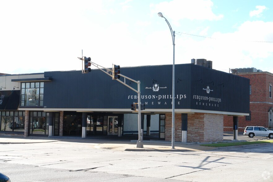 4801 E Douglas Ave, Wichita, KS 67218