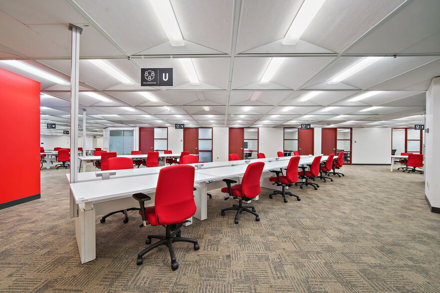 1001 Boul Robert-Bourassa, Montréal, QC for lease - Building Photo - Image 3 of 8