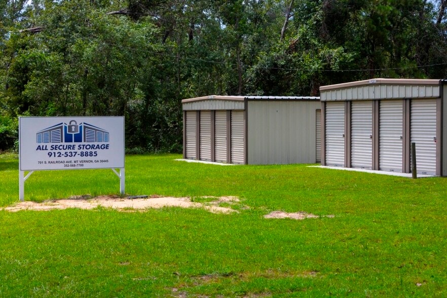 401 N Railroad Ave, Mount Vernon, GA for sale - Building Photo - Image 2 of 30