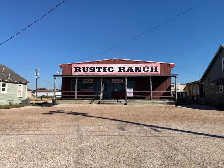 106 A Kessler Ave, Schulenburg, TX for sale - Building Photo - Image 1 of 1