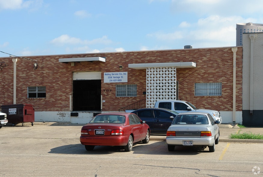 2258 Vantage St, Dallas, TX for lease - Primary Photo - Image 1 of 6