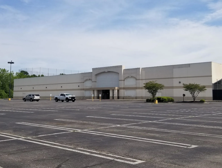 6125 University Dr NW, Huntsville, AL for lease - Building Photo - Image 1 of 5