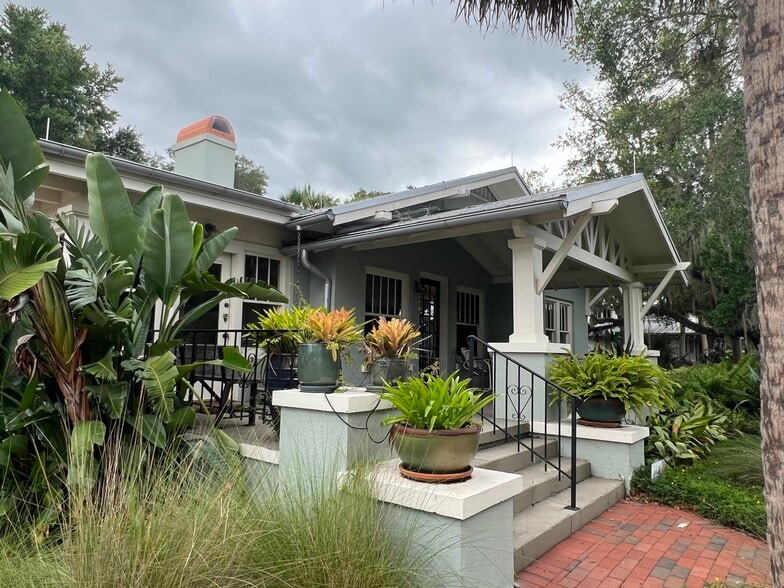 The Barn & The Bungalow portfolio of 2 properties for sale on LoopNet.com - Building Photo - Image 2 of 6