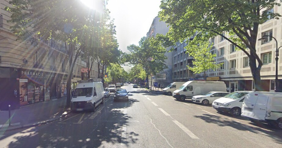Retail in Paris for lease Building Photo- Image 1 of 6