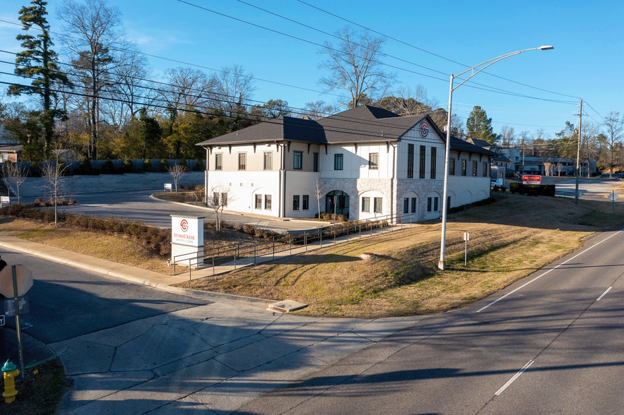 1990 Southwood Rd, Vestavia Hills, AL for sale - Building Photo - Image 2 of 8