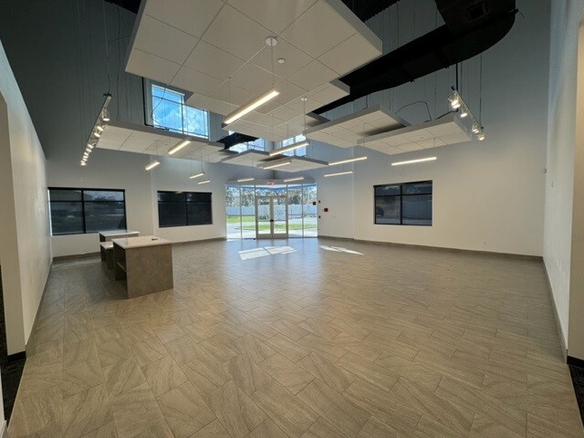 2133 Component Loop, Oviedo, FL for lease - Interior Photo - Image 3 of 22