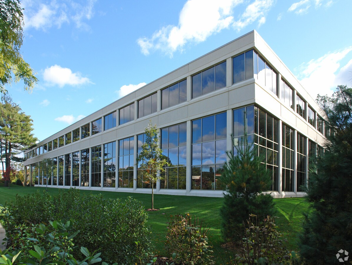 40 Danbury Rd, Wilton, CT 06897