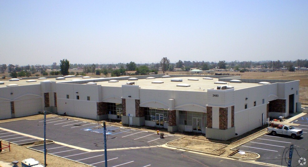 2481-2483 W Walnut Ave, Rialto, CA for lease - Building Photo - Image 1 of 3