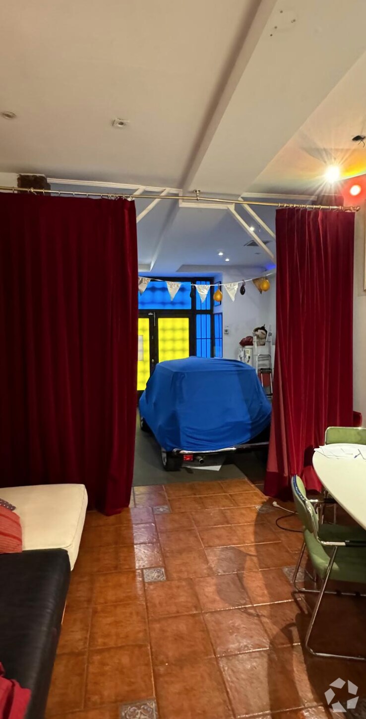 Multifamily in Madrid, Madrid for sale Interior Photo- Image 1 of 1