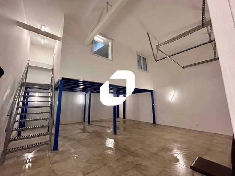 Office in Villiers-le-Bel for lease - Interior Photo - Image 2 of 7