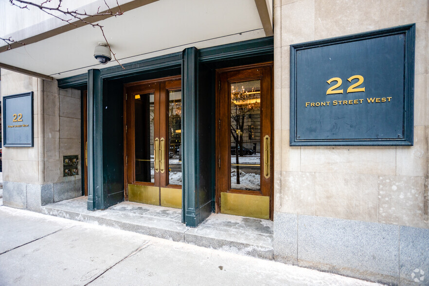 22 Front St, Toronto, ON for lease - Building Photo - Image 1 of 5