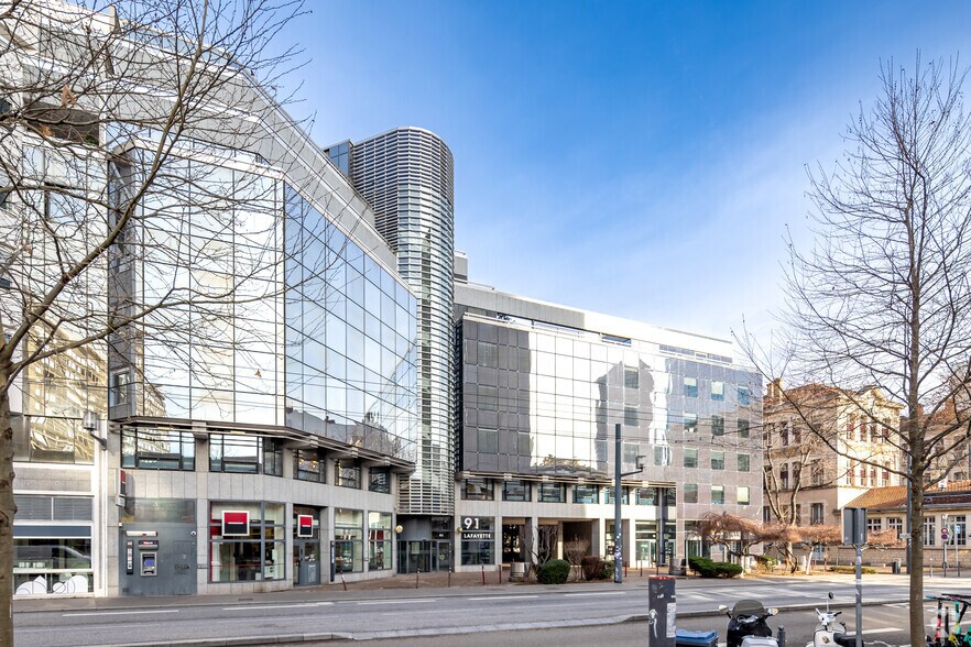 Retail in Lyon for lease - Building Photo - Image 3 of 6