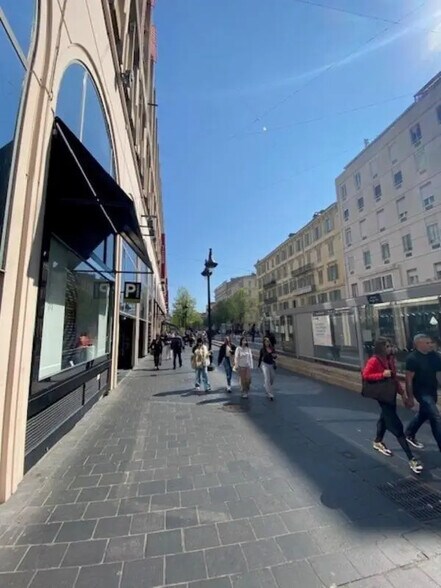 Office in Nice for lease - Building Photo - Image 2 of 20