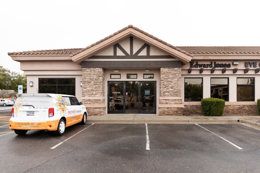 3210 S Gilbert Rd, Chandler, AZ 85286