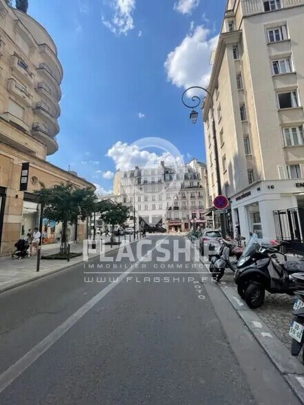 Retail in Paris for lease - Building Photo - Image 1 of 1