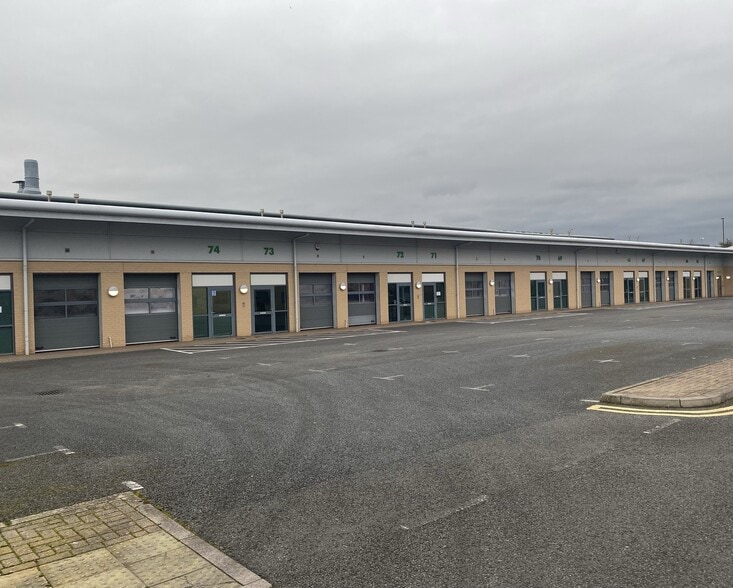 59-75 Oakfield Clos, Tewkesbury for lease - Building Photo - Image 2 of 9