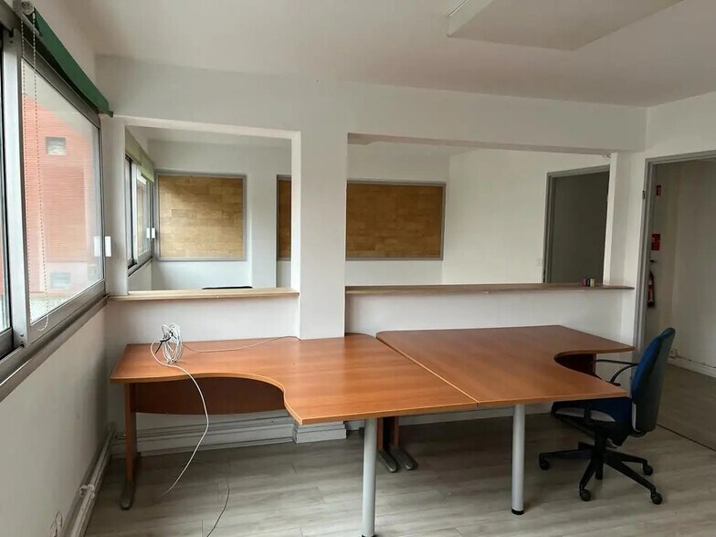 Office in Montrouge for lease - Building Photo - Image 3 of 6