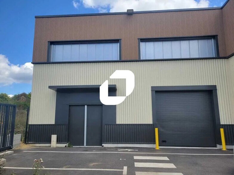 Flex in Marcoussis for lease - Building Photo - Image 1 of 11