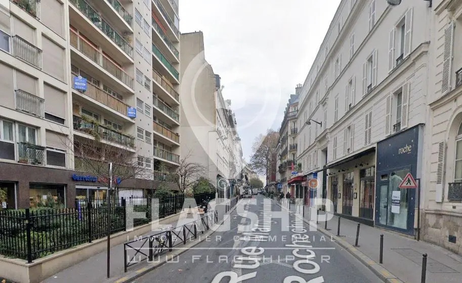 Retail in Paris for lease Building Photo- Image 1 of 3