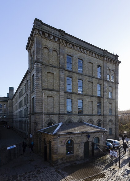 Station Appr, Shipley for lease - Building Photo - Image 3 of 6