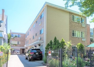 More details for 1609 W Greenleaf Ave, Chicago, IL - Multifamily for Sale