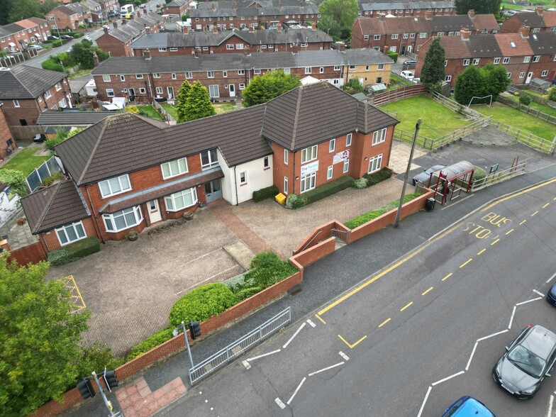 1 Wakefield Rd, Swillington for sale - Primary Photo - Image 1 of 17