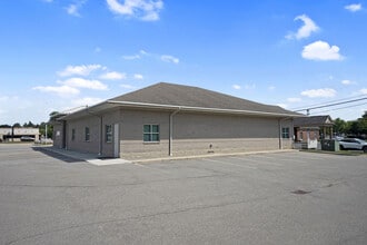 30365 Dequindre Rd, Madison Heights, MI for lease Building Photo- Image 2 of 3