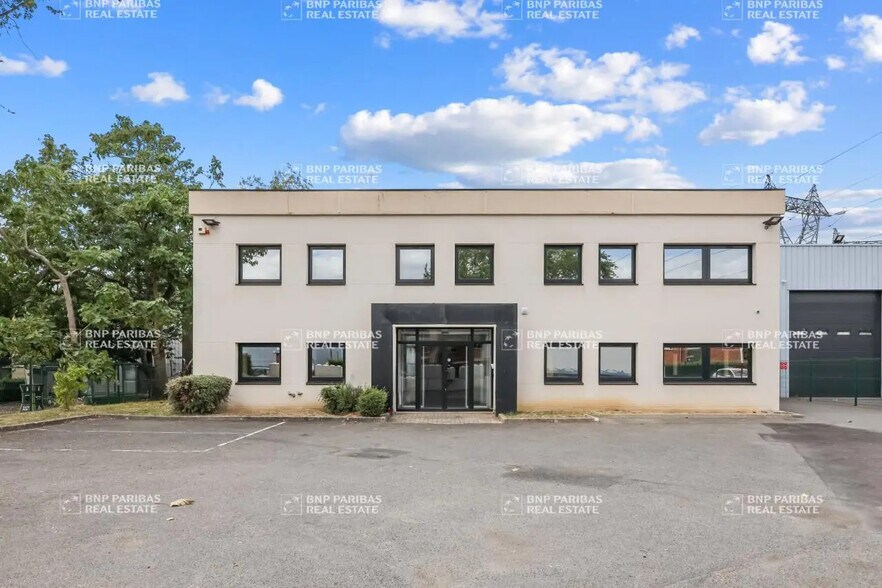 Flex in Lisses for lease - Building Photo - Image 3 of 14