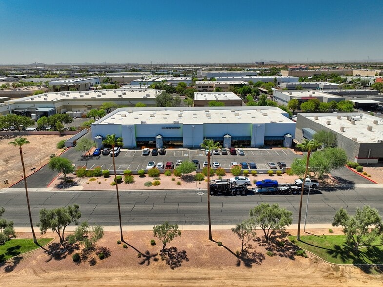 7045 W Galveston St, Chandler, AZ for lease - Primary Photo - Image 1 of 12