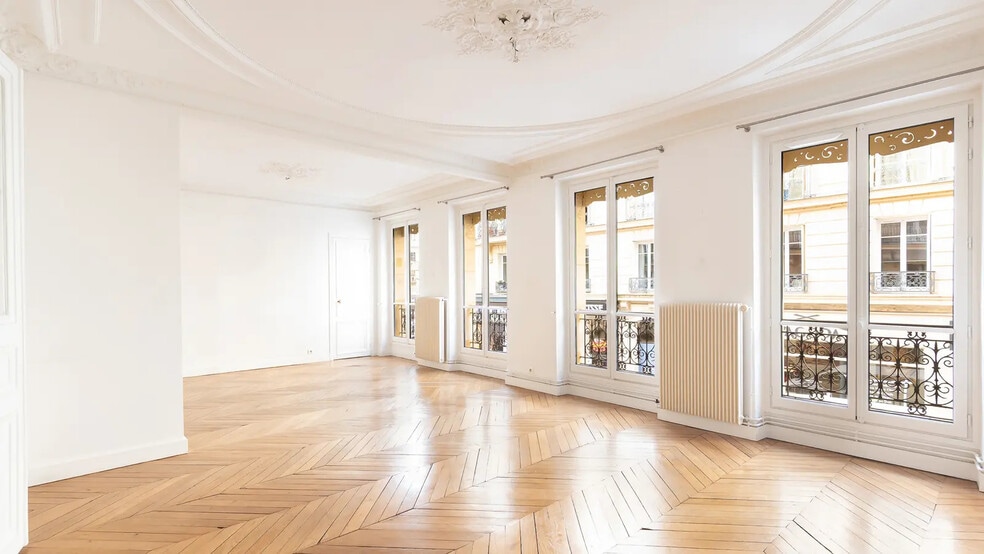 Office in Paris for sale - Interior Photo - Image 1 of 19