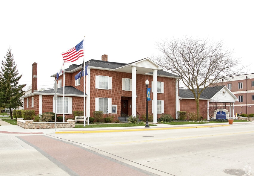 209 N Main St, Belleville, MI 48111 Office for Sale