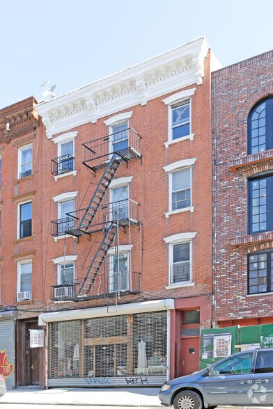 135 Grand St, Brooklyn, NY for sale - Primary Photo - Image 1 of 1