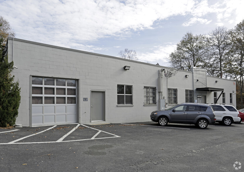 751 James P Brawley Dr NW, Atlanta, GA for lease - Building Photo - Image 1 of 7