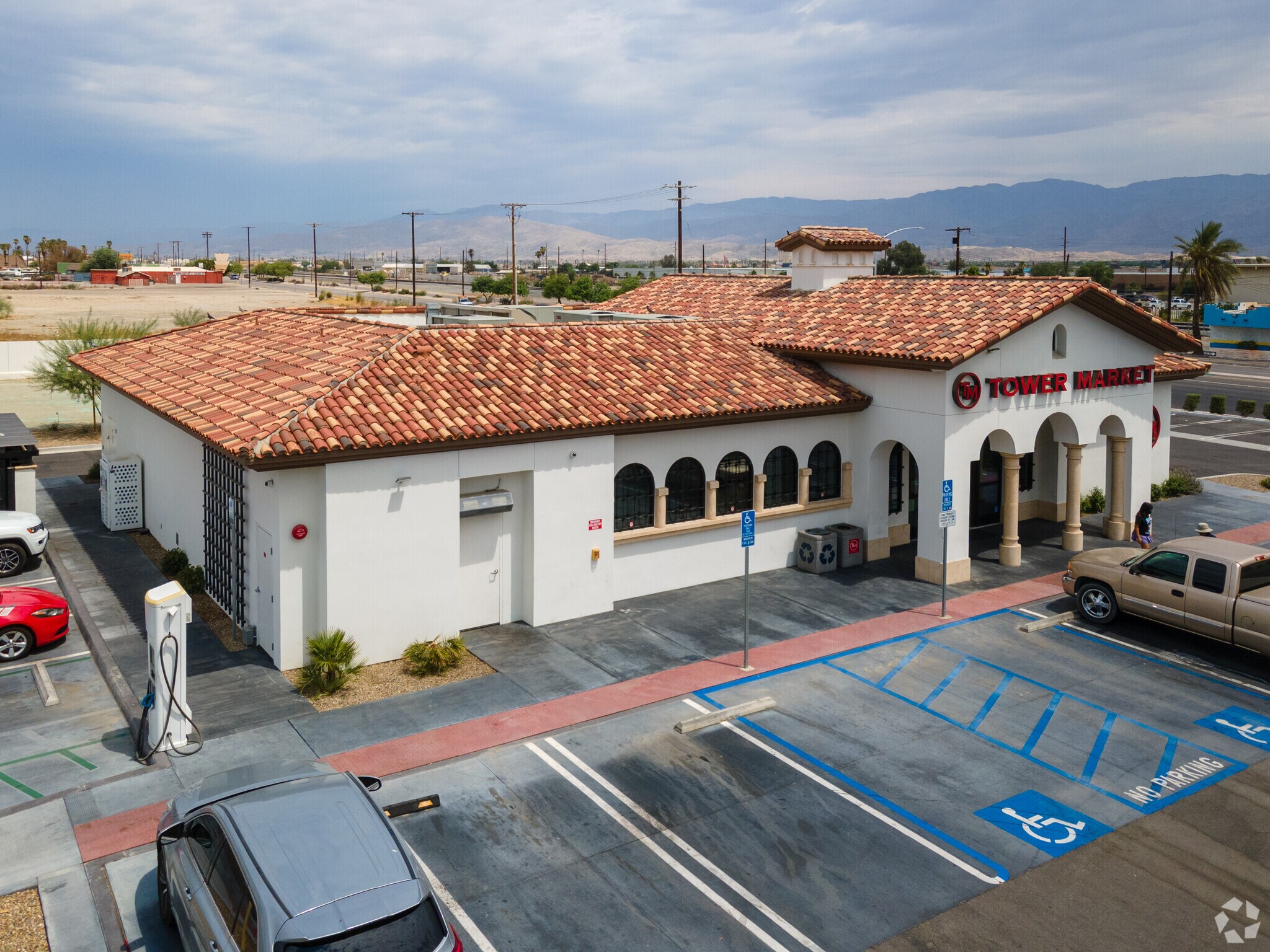84417 Indio Blvd, Indio, CA 92201 - Drive Thru Restaurants For Lease