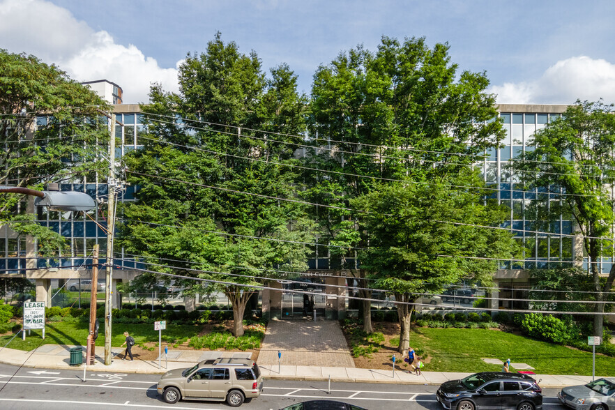 1400 Spring St, Silver Spring, MD for lease - Building Photo - Image 3 of 7