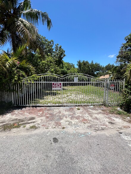 161 NE 58th St, Miami, FL for sale - Building Photo - Image 1 of 2