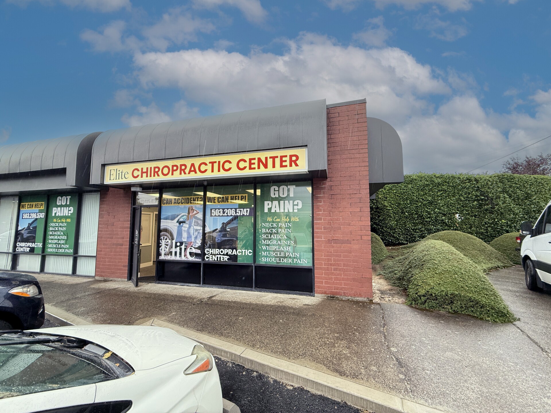 10415 SE Stark St, Portland, OR for lease Building Photo- Image 1 of 2