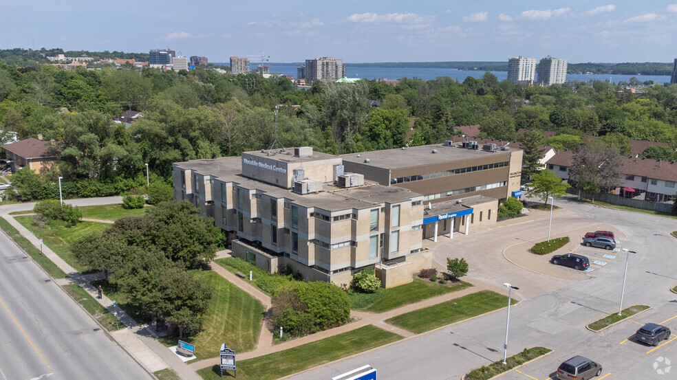 121 Wellington St W, Barrie, ON for lease - Aerial - Image 3 of 6