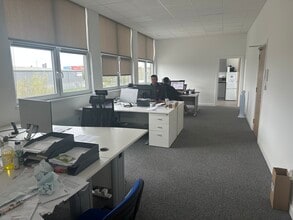 Coldharbour Ln, Rainham for lease Building Photo- Image 1 of 7