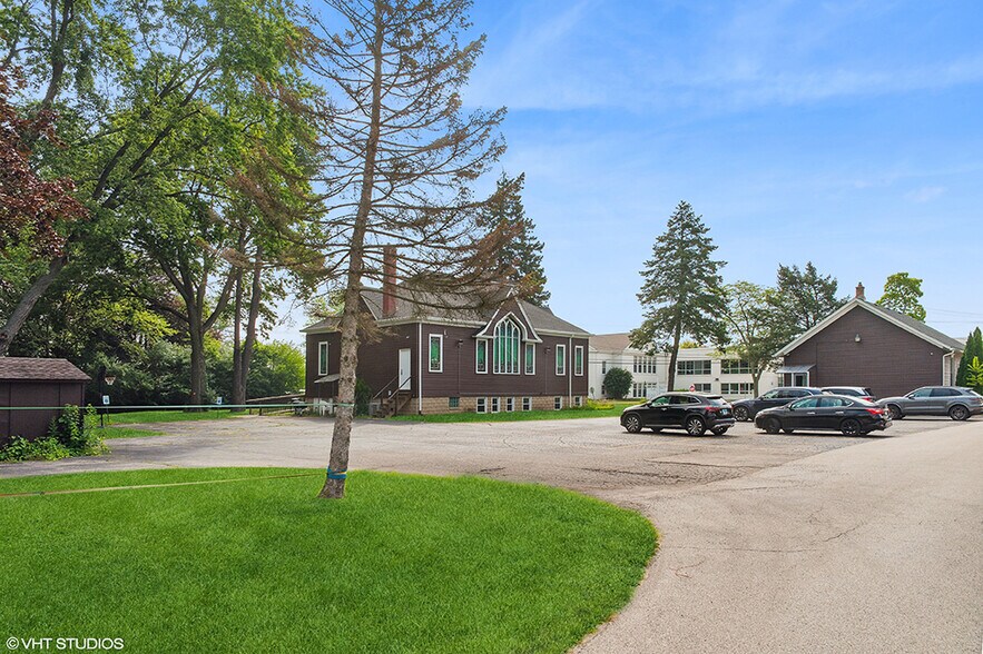 240 Olde Half Day Rd, Lincolnshire, IL 60069 Specialty for Sale