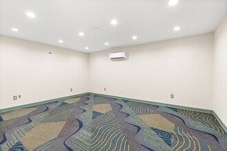 403 Kraft St, San Antonio, TX for lease Interior Photo- Image 2 of 14