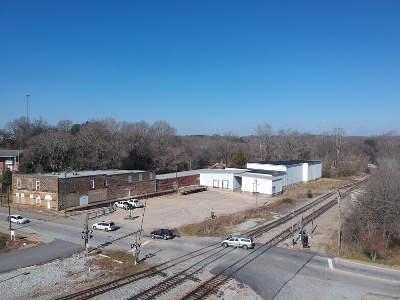 269 E Main St, Laurens, SC for sale - Building Photo - Image 1 of 1