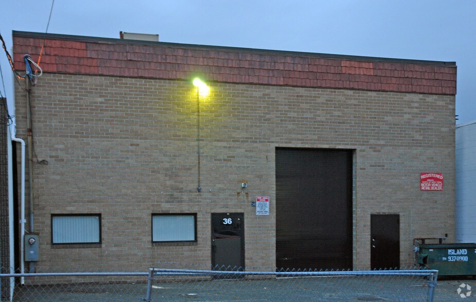 36 Saint Johns Pl, Freeport, NY for sale - Primary Photo - Image 1 of 1