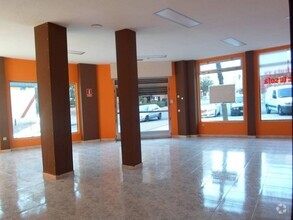 Retail in Fuenlabrada, Madrid for lease Interior Photo- Image 2 of 7