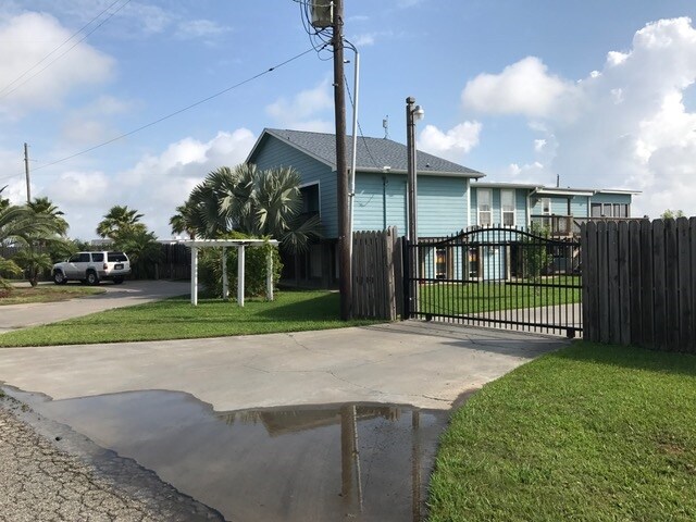 1250 N Crystal Beach, Crystal Beach, TX for sale - Building Photo - Image 1 of 1
