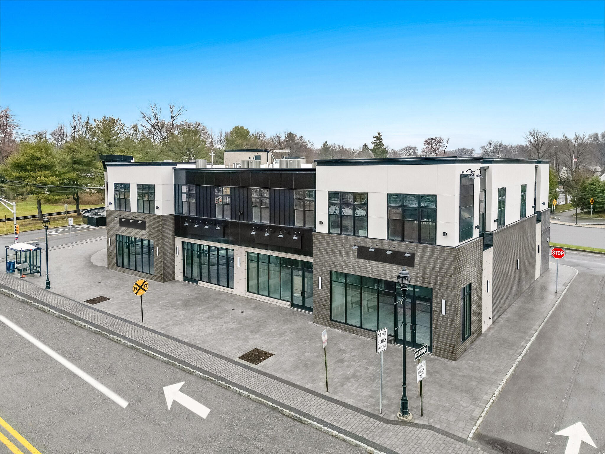 1 Union Ave, Cresskill, NJ 07626 Retail for Lease